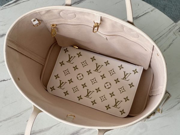 Louis Vuitton Green Neverfull Women MM Tote M46102