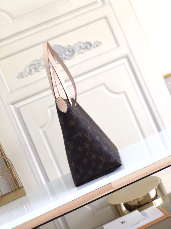 Louis Vuitton Monogram Canvas Iéna M42267