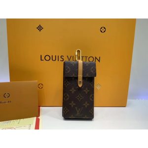 louis-vuitton-monogram-canvas-box-phone-case-m68523-2.jpg