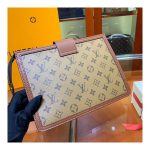 Louis Vuitton Pochette Dauphine M69184