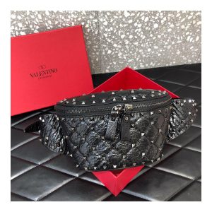 valentino-garavani-rockstud-spike-waxy-leather-belt-bag-0620b-2.jpg