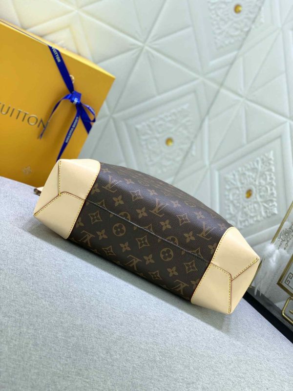 Louis Vuitton Berri Hobo Monogram M41623