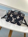 Louis Vuitton Crafty Pochette Metis M45385 Black