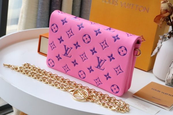 Louis Vuitton Pochette Coussin M80745 Pink