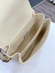 Louis Vuitton Pochette Metis M45596 Cream