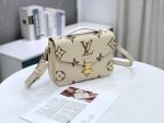 Louis Vuitton Pochette Metis M45596 Cream