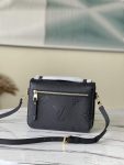 Louis Vuitton Pochette Metis M59211 Black S-Lock