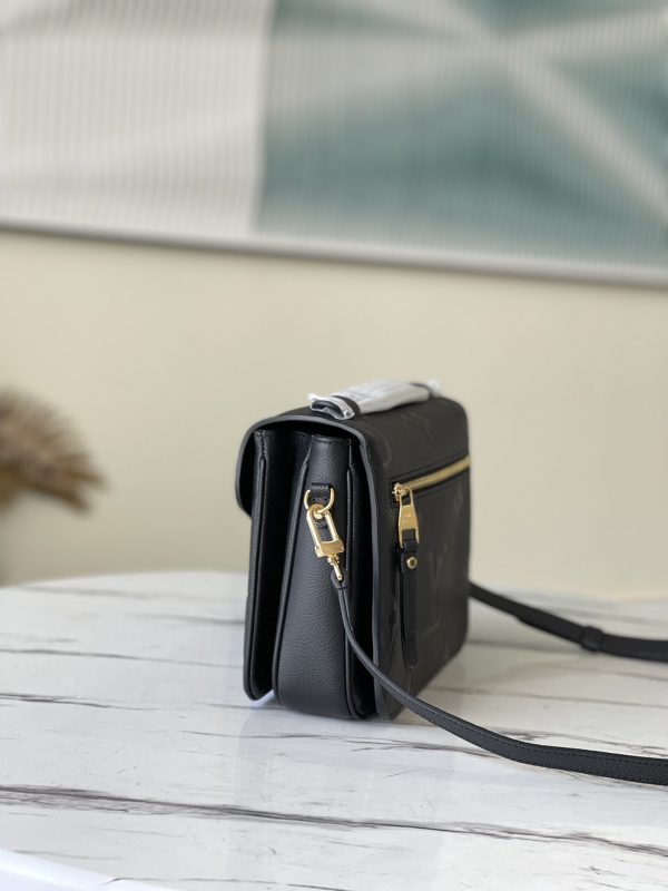 Louis Vuitton Pochette Metis M59211 Black S-Lock