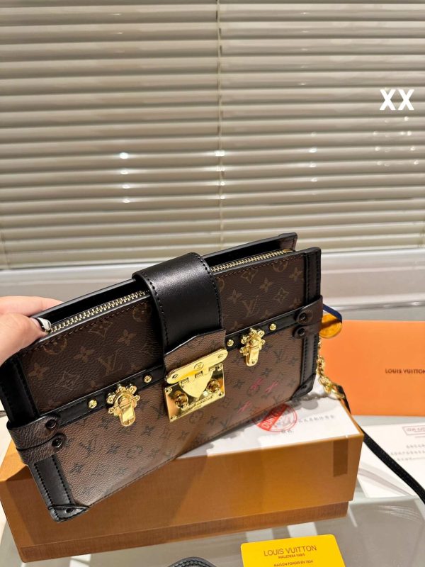 Louis Vuitton Trunk Clutch M43596