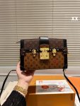 Louis Vuitton Trunk Clutch M43596