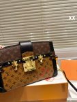 Louis Vuitton Trunk Clutch M43596