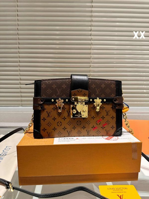 Louis Vuitton Trunk Clutch M43596