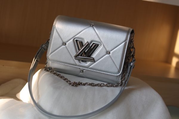 Louis Vuitton Twist MM M59029 50368 Black Gold Silver