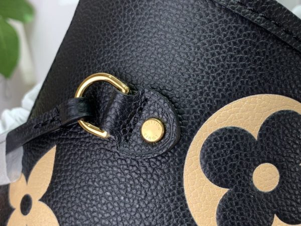 Louis Vuitton Black Neverfull MM M45686