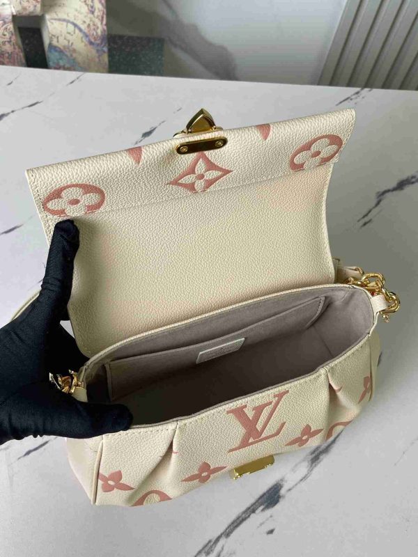 Louis Vuitton Favorite M45813 Cream