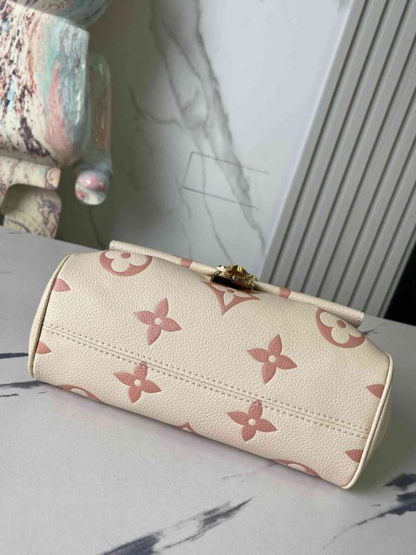 Louis Vuitton Favorite M45813 Cream