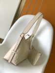 Louis Vuitton M46293 Carryall MM PM White