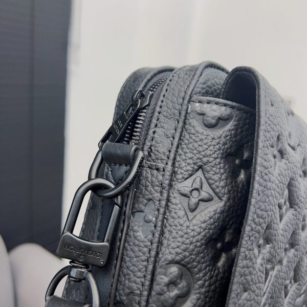 Louis Vuitton M57307 Men Shoulder Bag Black