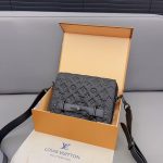 Louis Vuitton M57307 Men Shoulder Bag Black