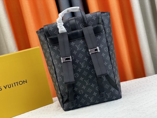 Louis Vuitton Men Saumur Backpack M45913
