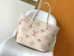 Louis Vuitton Neverfull MM M21579