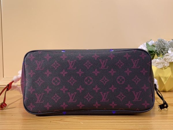 Louis Vuitton Neverfull Midnight MM M20511 Spring In The City