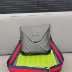 Gucci GG Supreme Black 598604 Medium Messenger Bag A950409