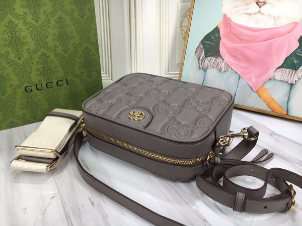 Gucci GG 702234 Matelasse Shoulder Bag