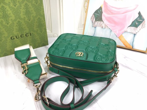 Gucci GG 702234 Matelasse Shoulder Bag