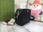 Gucci GG 702234 Matelasse Shoulder Bag