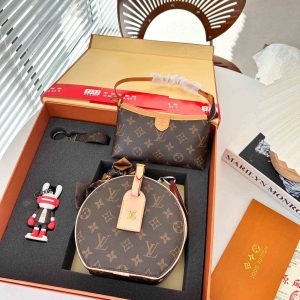 LV Stylish Bag Set Boite Silk Scarf Doll Keychain 5 Sets