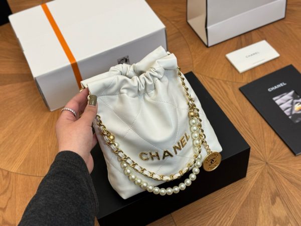 Chanel 22 White Leather Golden Shoulder bag Handbag 3sizes