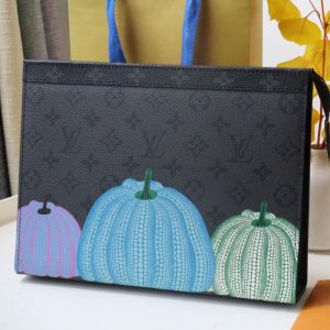 LV x YK Pochette Voyage M81973 Men 1