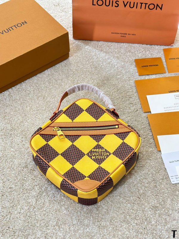 Louis Vuitton Chess Messenger N40561 N40562