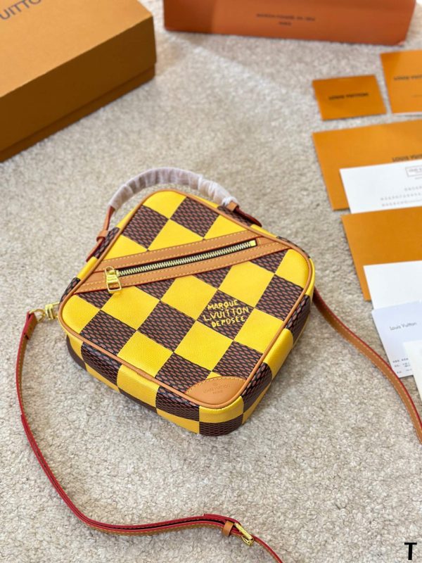 Louis Vuitton Chess Messenger N40561 N40562