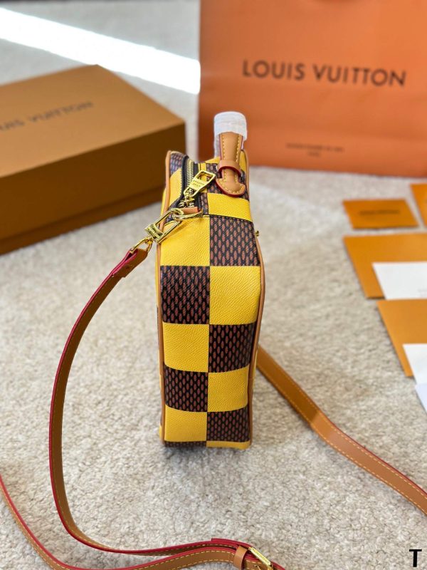 Louis Vuitton Chess Messenger N40561 N40562