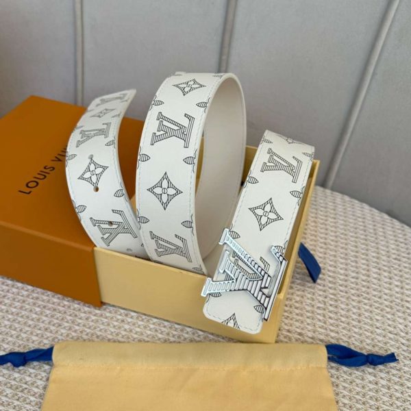 Louis Vuitton Men SHADOW M0718T Leather White Belt 40MM