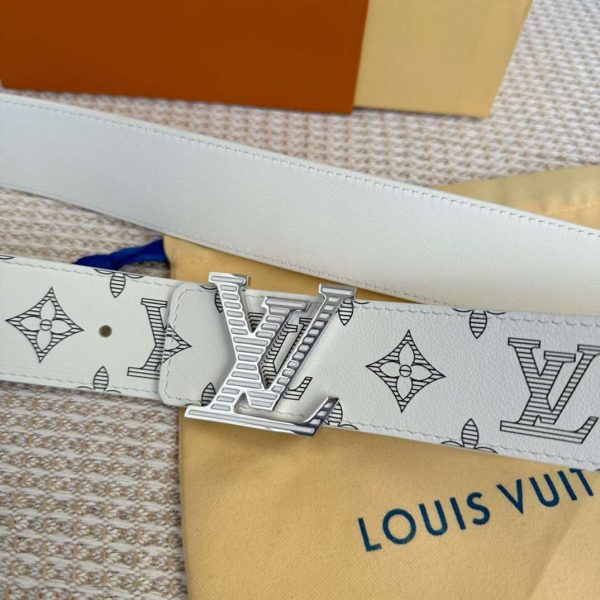 Louis Vuitton Men SHADOW M0718T Leather White Belt 40MM