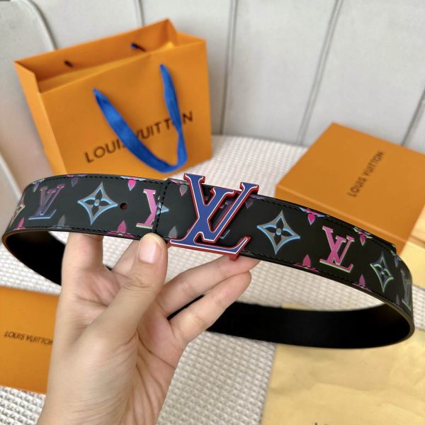 Louis Vuitton Men Pyrmide Truck Leather Reversible Belt 40MM