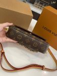 Louis Vuitton Wallet On Chain IVY Monogram M81911