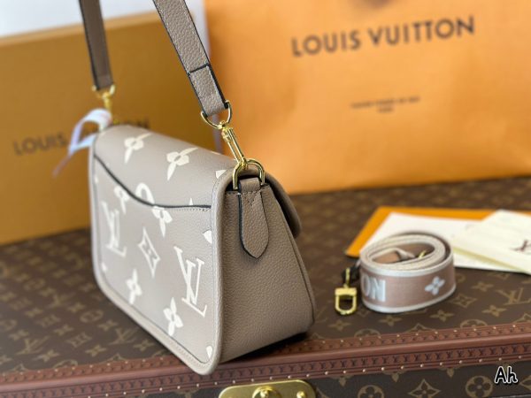 Louis Vuitton M46049 Diane Black Grey Women Bag