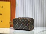 Louis Vuitton Trousse Toilette Locker Dopp Kit M47069